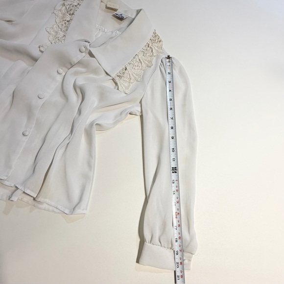 VINTAGE crochet floral lace collar blouse button down tailored lightweight 90s - Picture 11 of 17